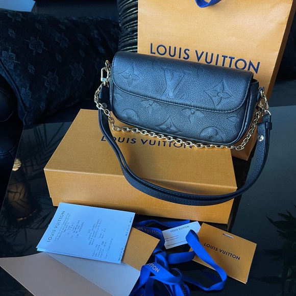 Louis Vuitton ivy long wallet on chain - Picture 1 of 6